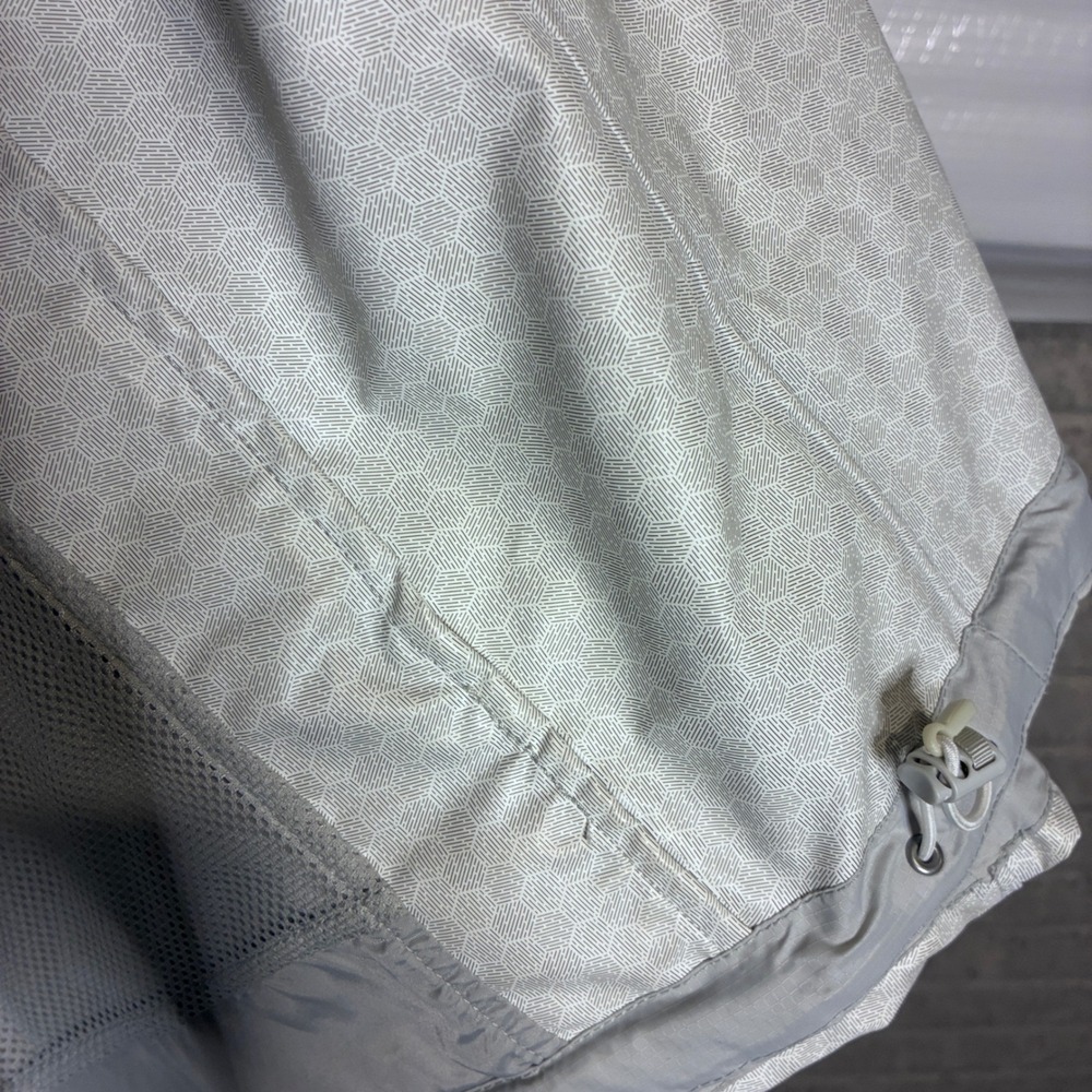 The North Face DryVent Rain Jacket Womens XL Gray Hooded Full Zip Shell Coat - Picture 7 of 7